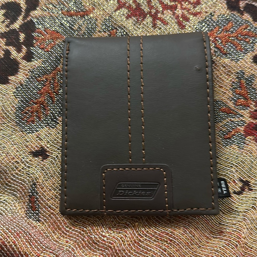 Genuine Dickies Men's Leather Extra Capacity Slimfold Wallet